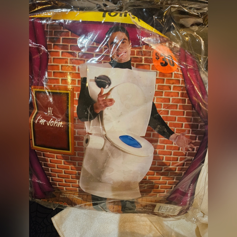Toilet and hat costume